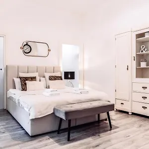Apartament Wenceslas Square / Main Station - New Studio*****, Praga