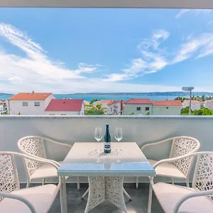 https://radic-apartments.splithotels.org